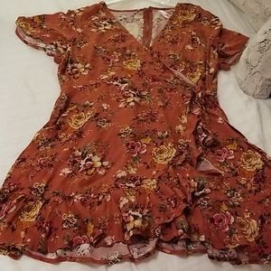 Beautiful floral dress! NWT